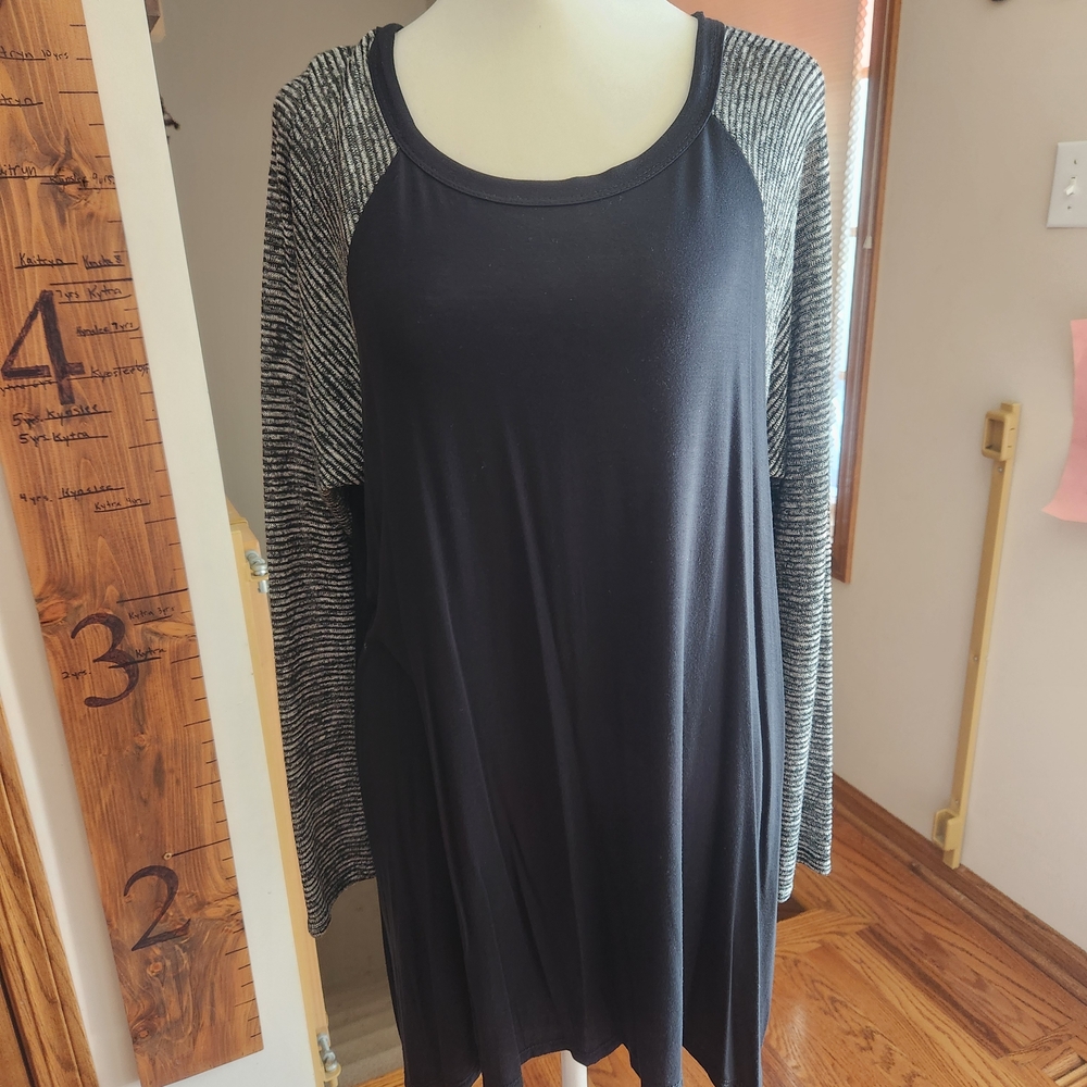 Rae Mode Women's Top
